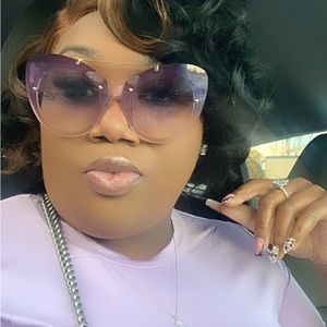 Meet your Posher, Sheldricka